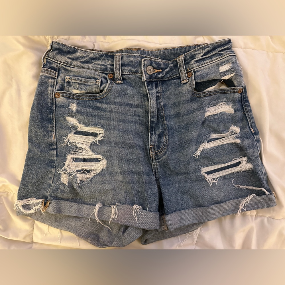 AE mom shorts